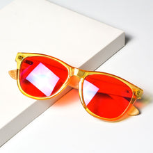Загрузить изображение в средство просмотра галереи, Очки с защитой от синего света и красными линзами y2k необычные очки с замком синего света для женщин с защитой от зеленого света для хорошего сна