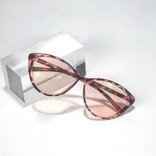 Load image into Gallery viewer, SHINU FL41 Anti Migraine Glasses Light‑Tint FL‑41 Glasses 73% Transmittance Cat Eye TR90 Glasses with Fl41 Filter Indoor Used
